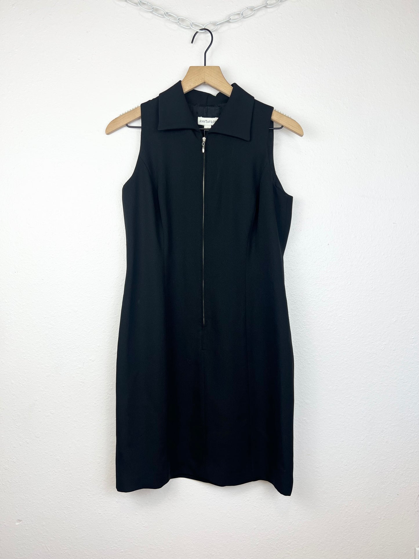 BLACK COLLARED ZIP UP DRESS