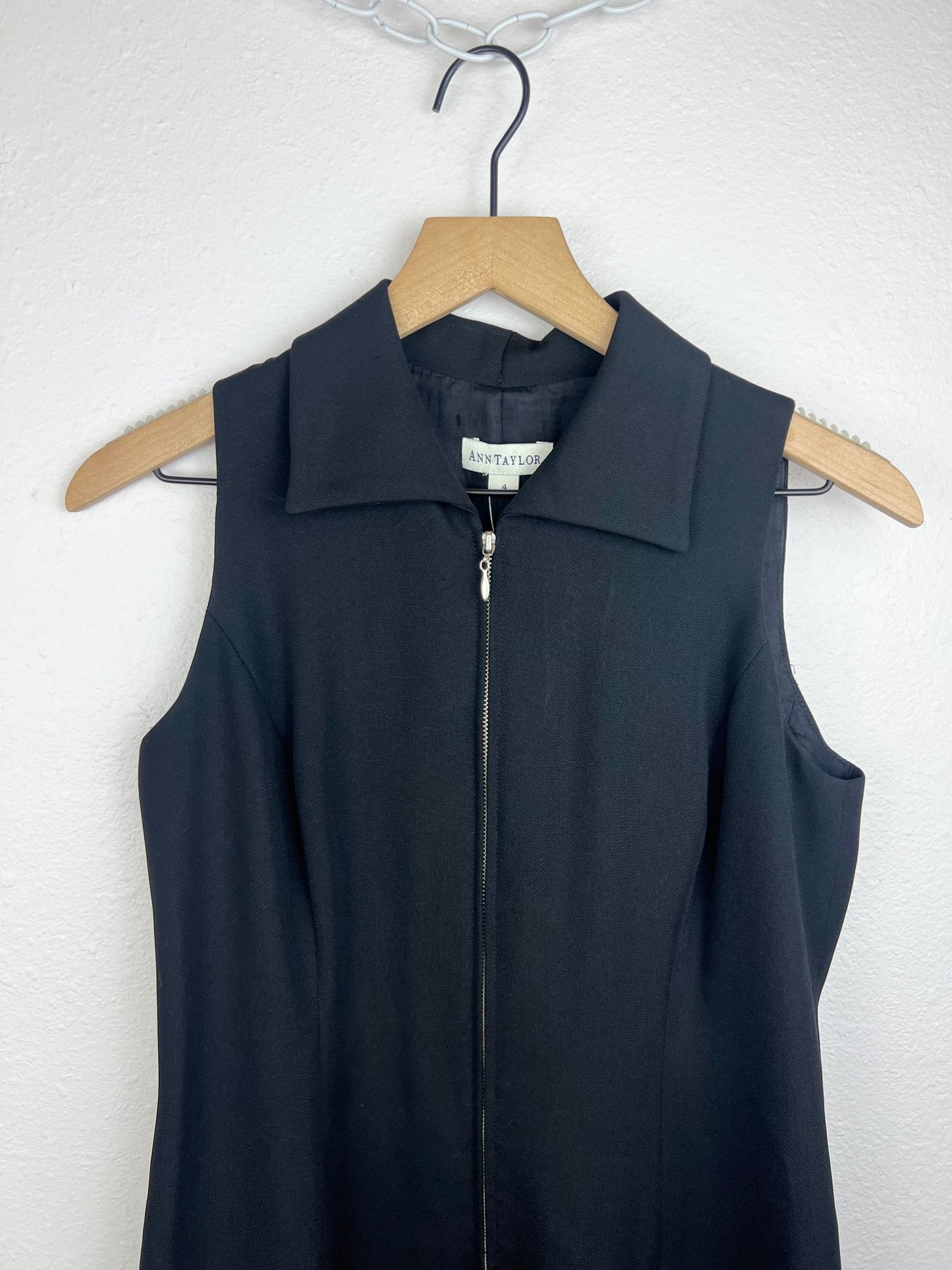 BLACK COLLARED ZIP UP DRESS