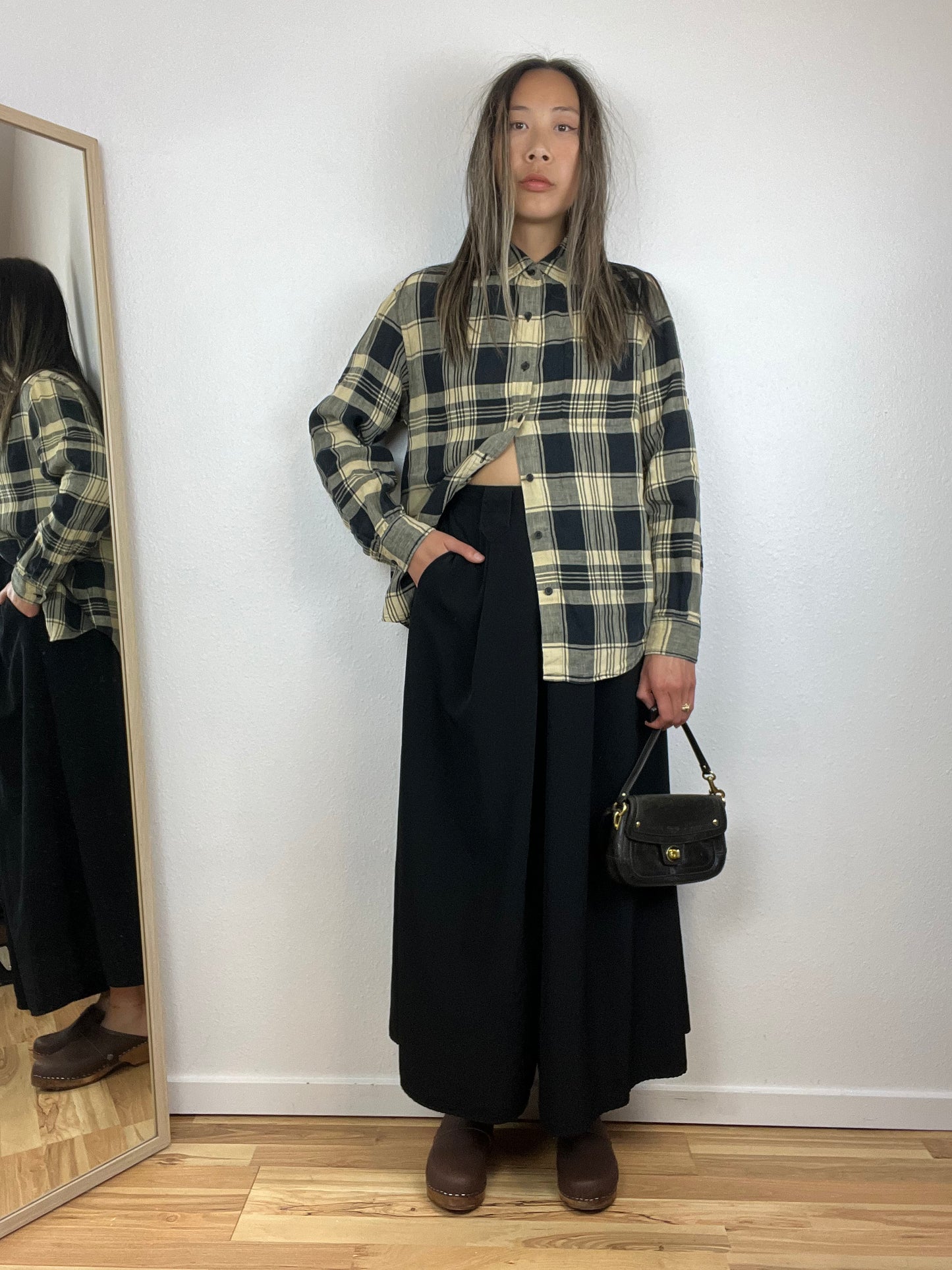 PLAID LINEN LONG SLEEVE BUTTON DOWN