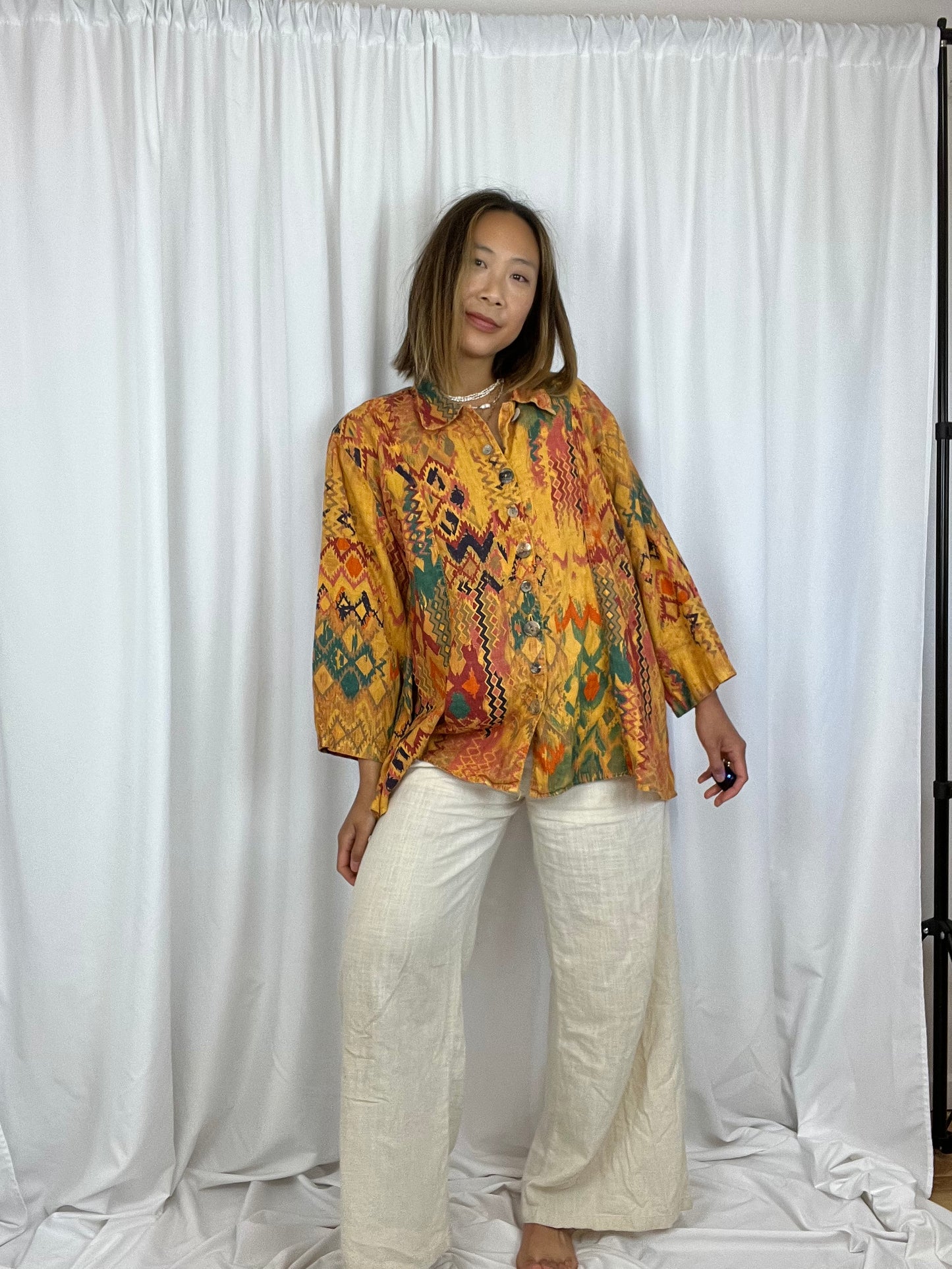 LINEN ABSTRACT BUTTON DOWN BLOUSE