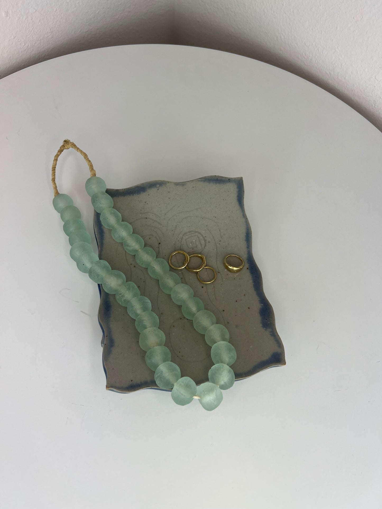 ORGANIC SHAPED CATCH TRAY