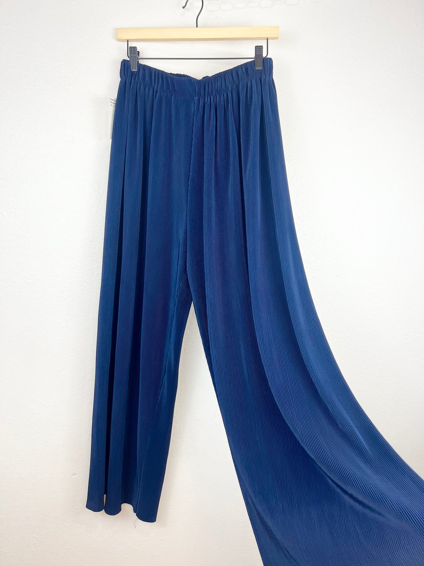 NAVY PLEATED PANTS - WAIST 27"-30"
