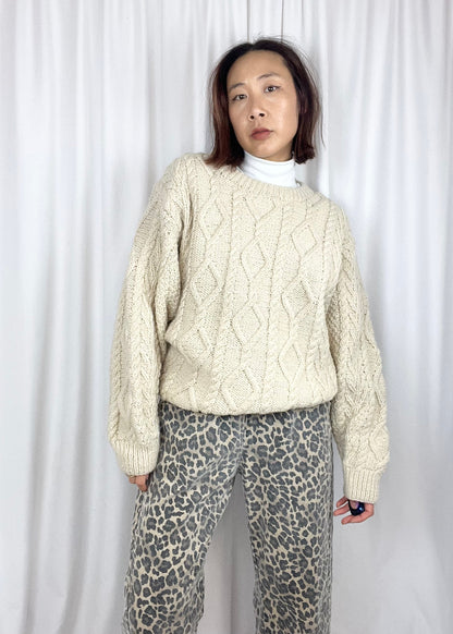 WOOL CABLE KNIT SWEATER