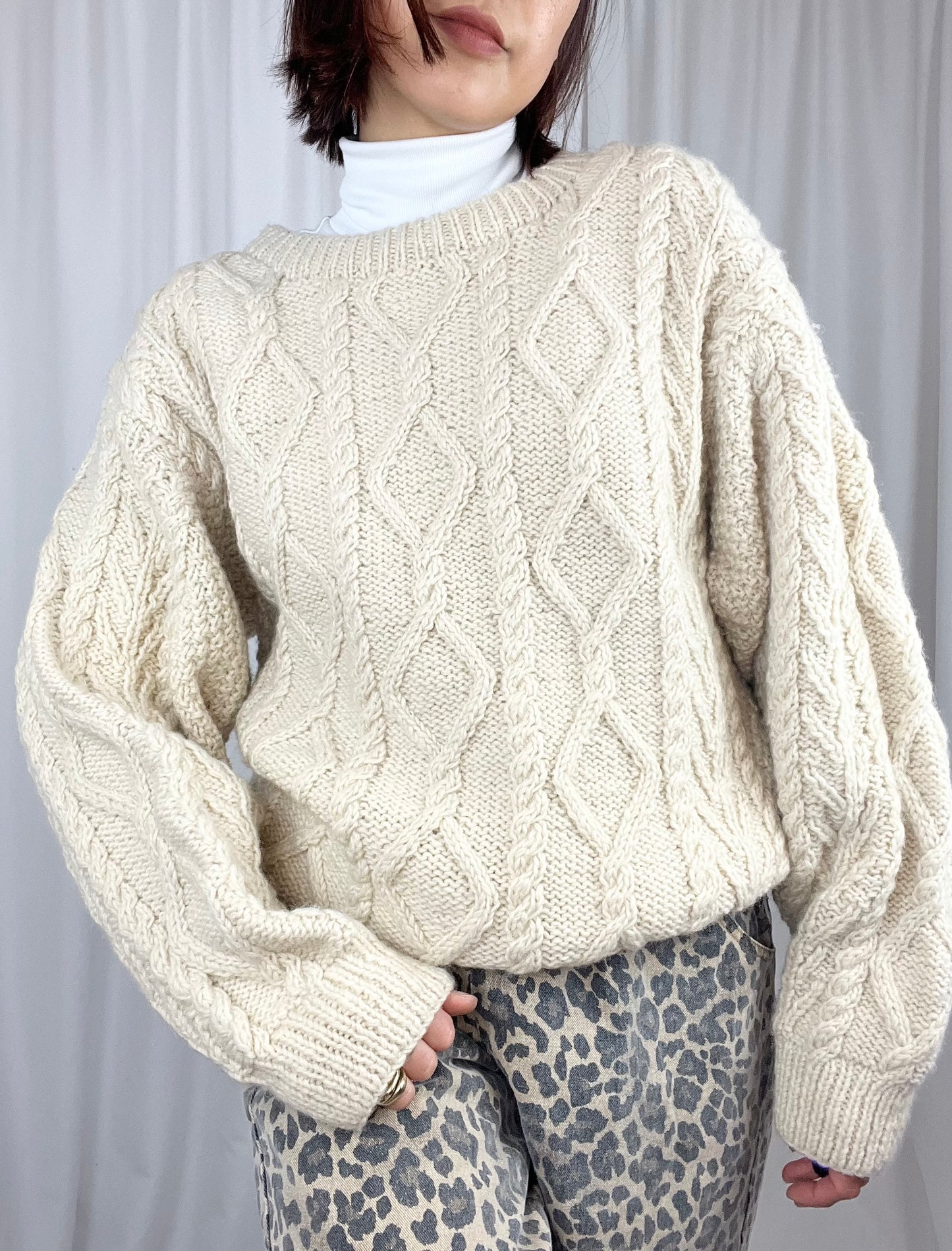 WOOL CABLE KNIT SWEATER