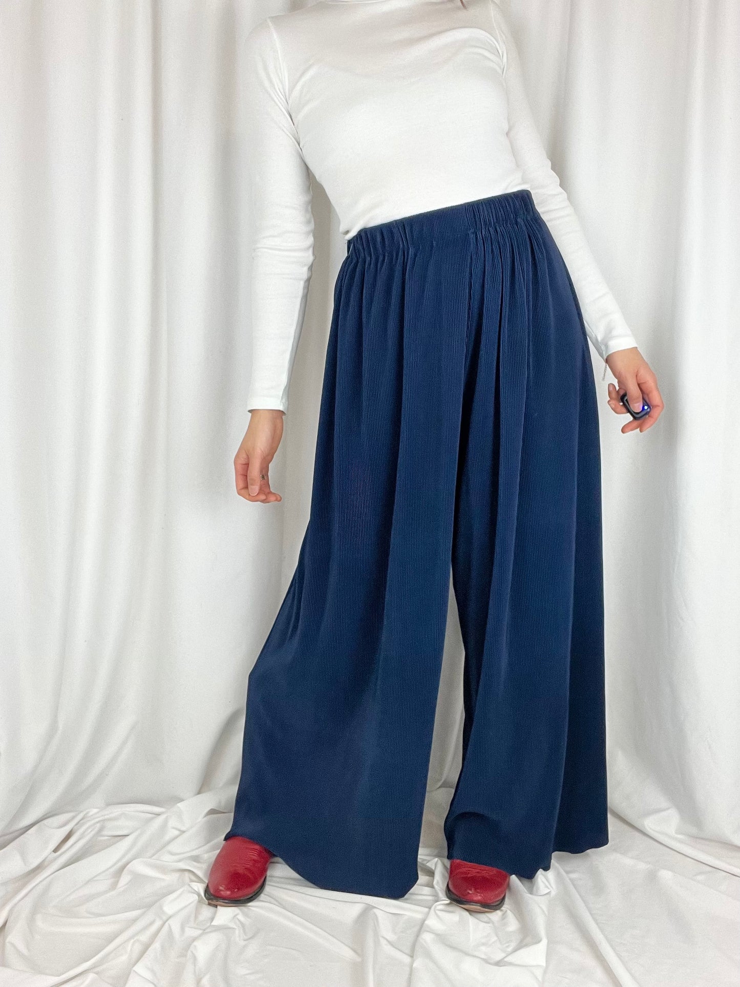 NAVY PLEATED PANTS - WAIST 27"-30"