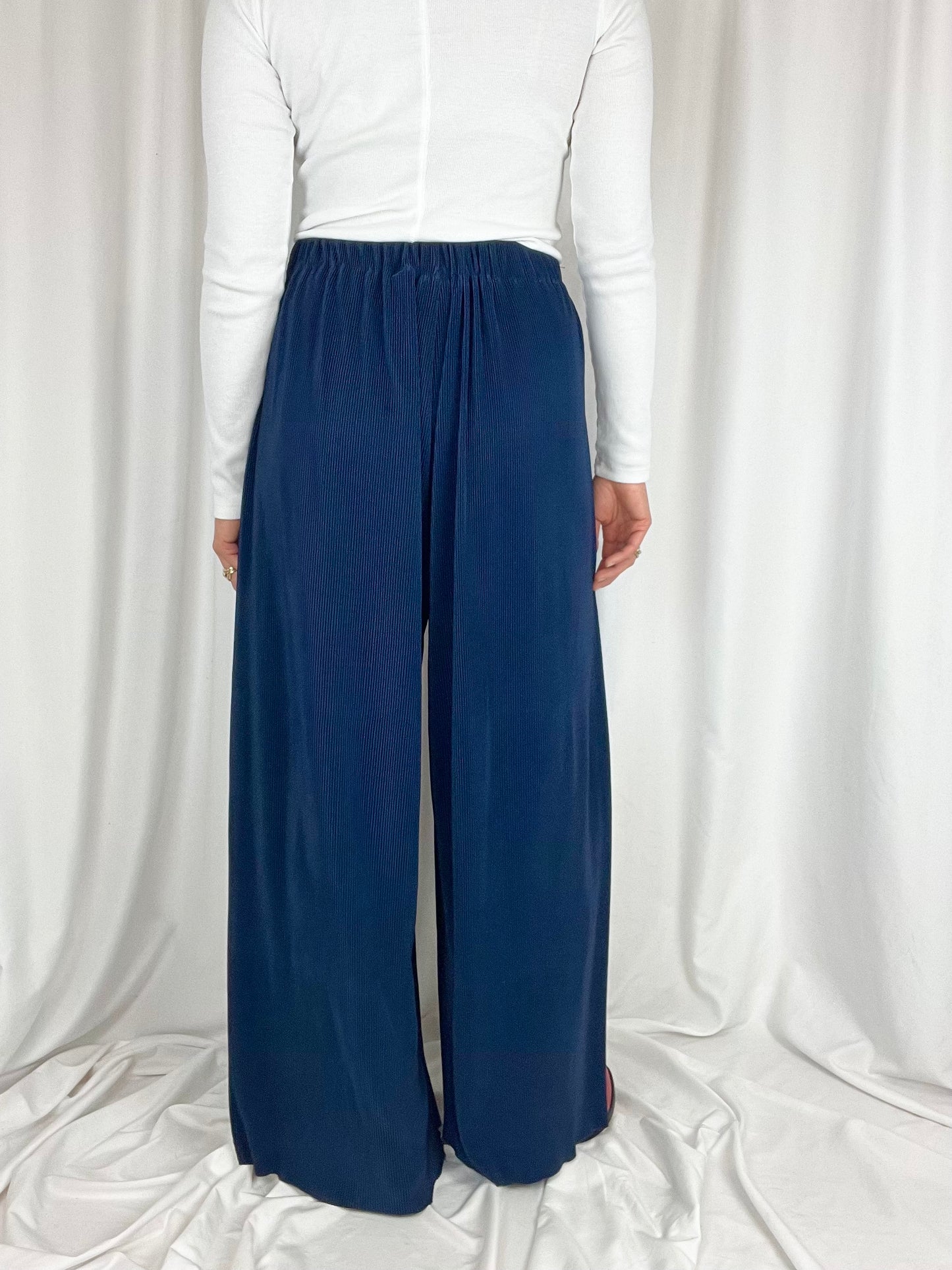 NAVY PLEATED PANTS - WAIST 27"-30"