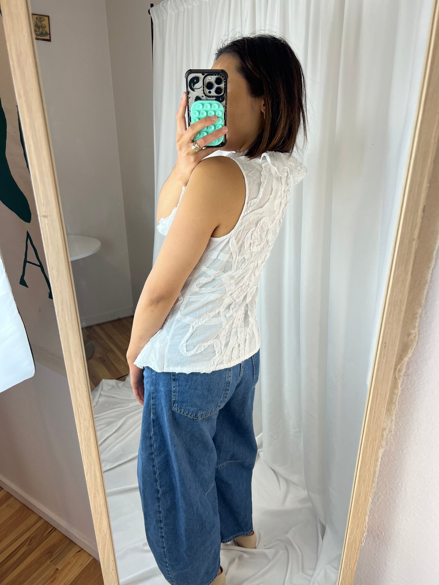 WHITE RUFFLE BLOUSE