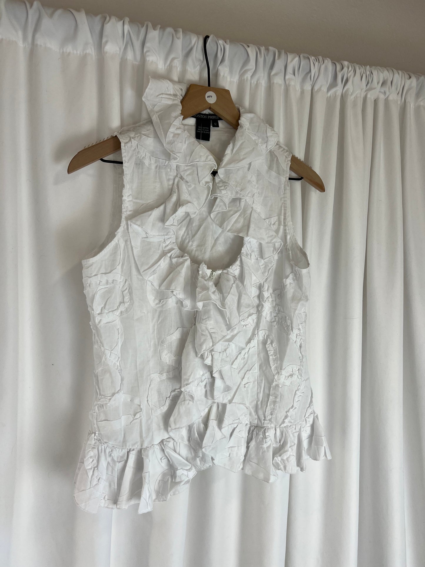 WHITE RUFFLE BLOUSE