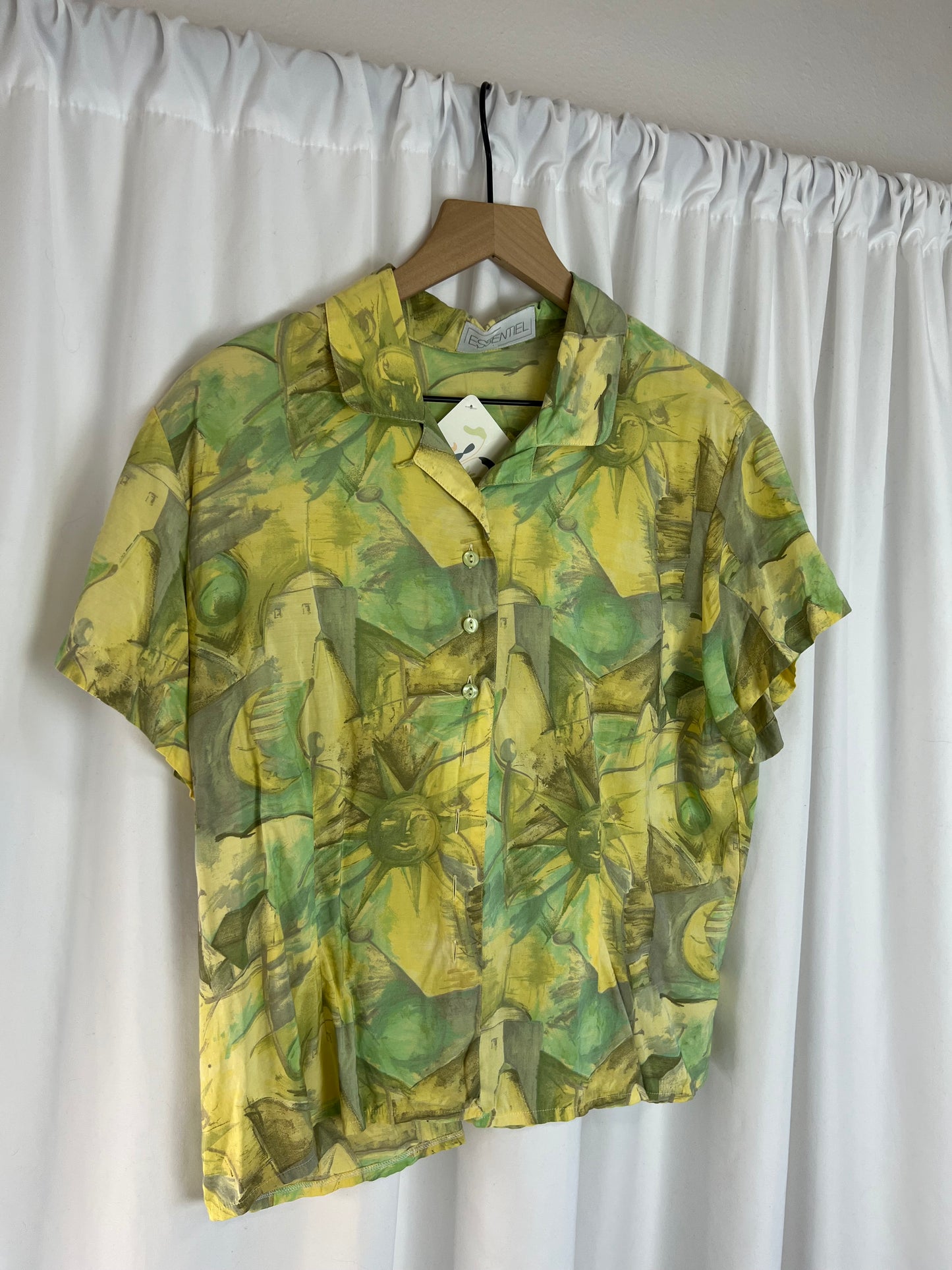 SUN PATTERNED BUTTON DOWN TOP