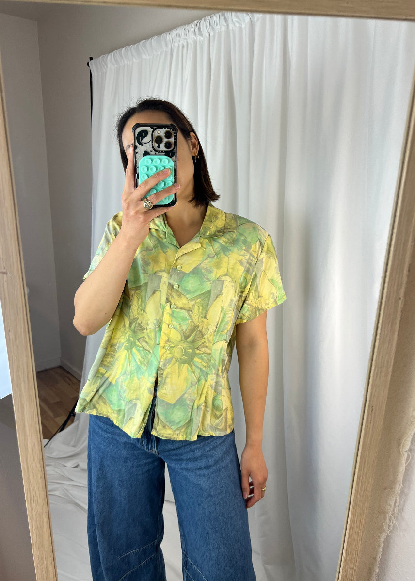SUN PATTERNED BUTTON DOWN TOP