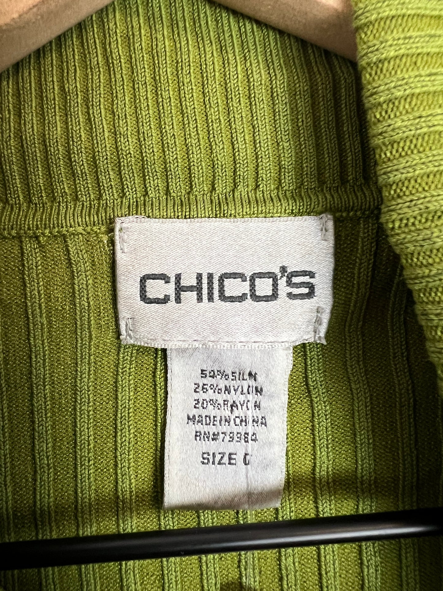 CHARTREUSE RIBBED CROPPED TURTLENECK TOP