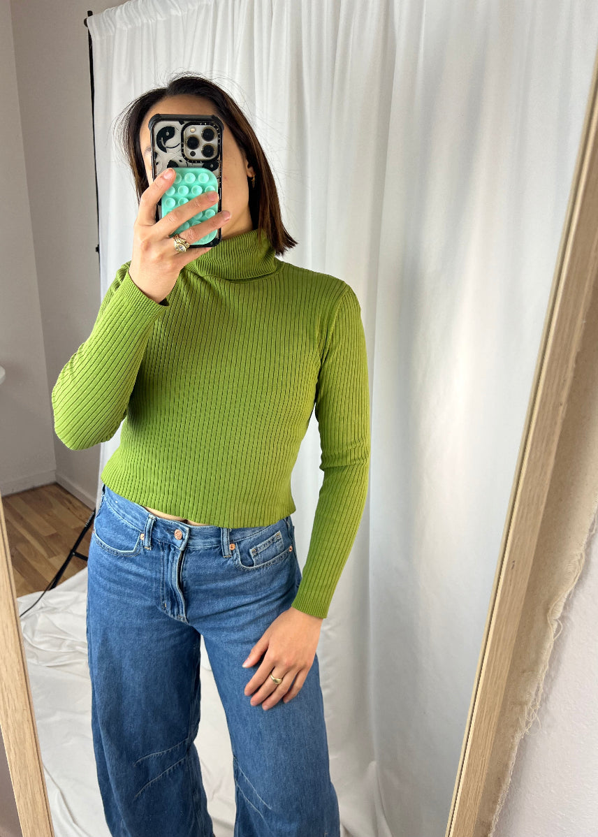 CHARTREUSE RIBBED CROPPED TURTLENECK TOP