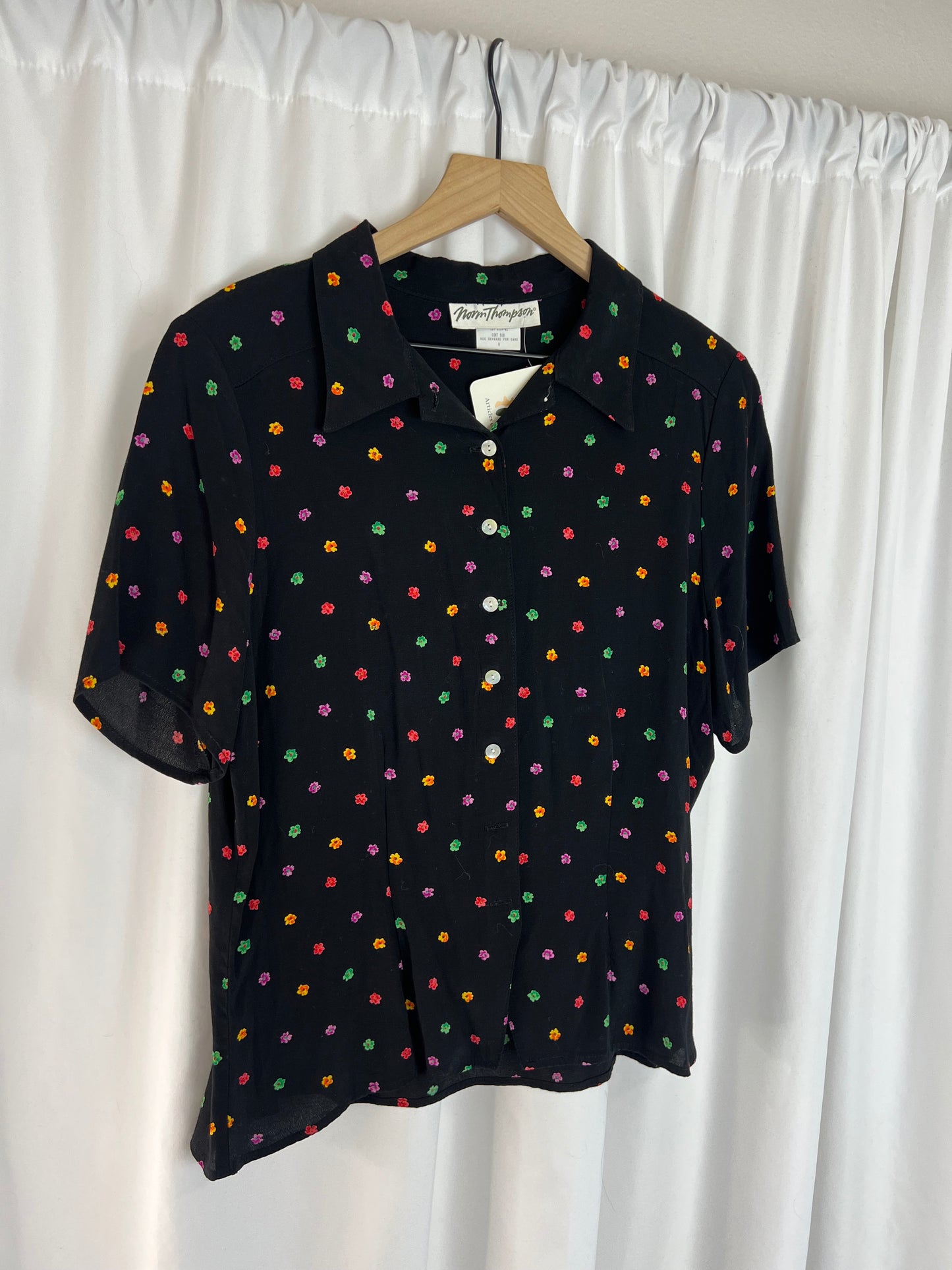 BLACK FLORAL BUTTON DOWN TOP