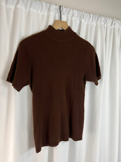 BROWN RIBBED MOCK NECK TOP