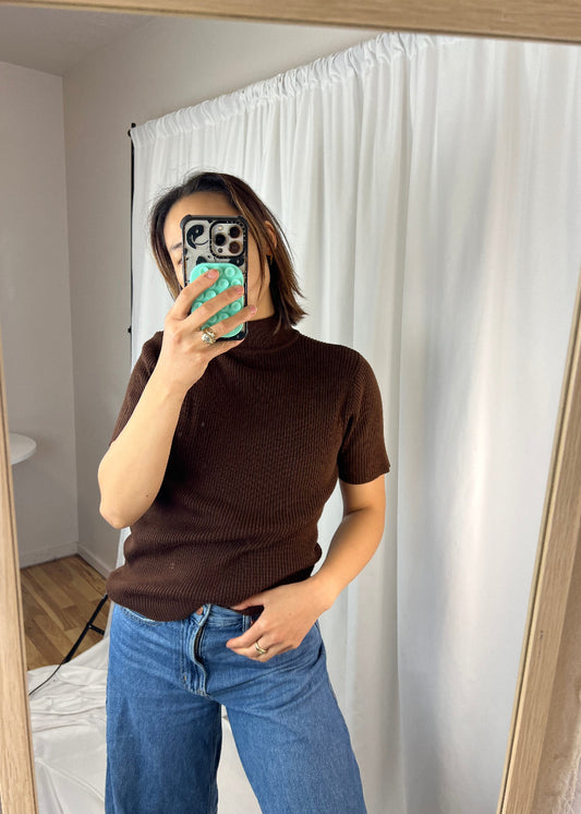 BROWN RIBBED MOCK NECK TOP