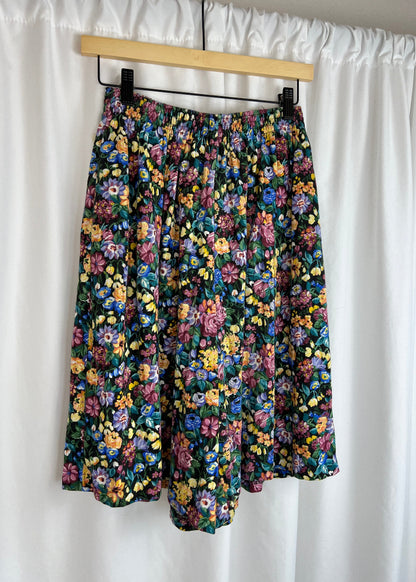 FLORAL FLOWY SHORTS | WAIST 24"