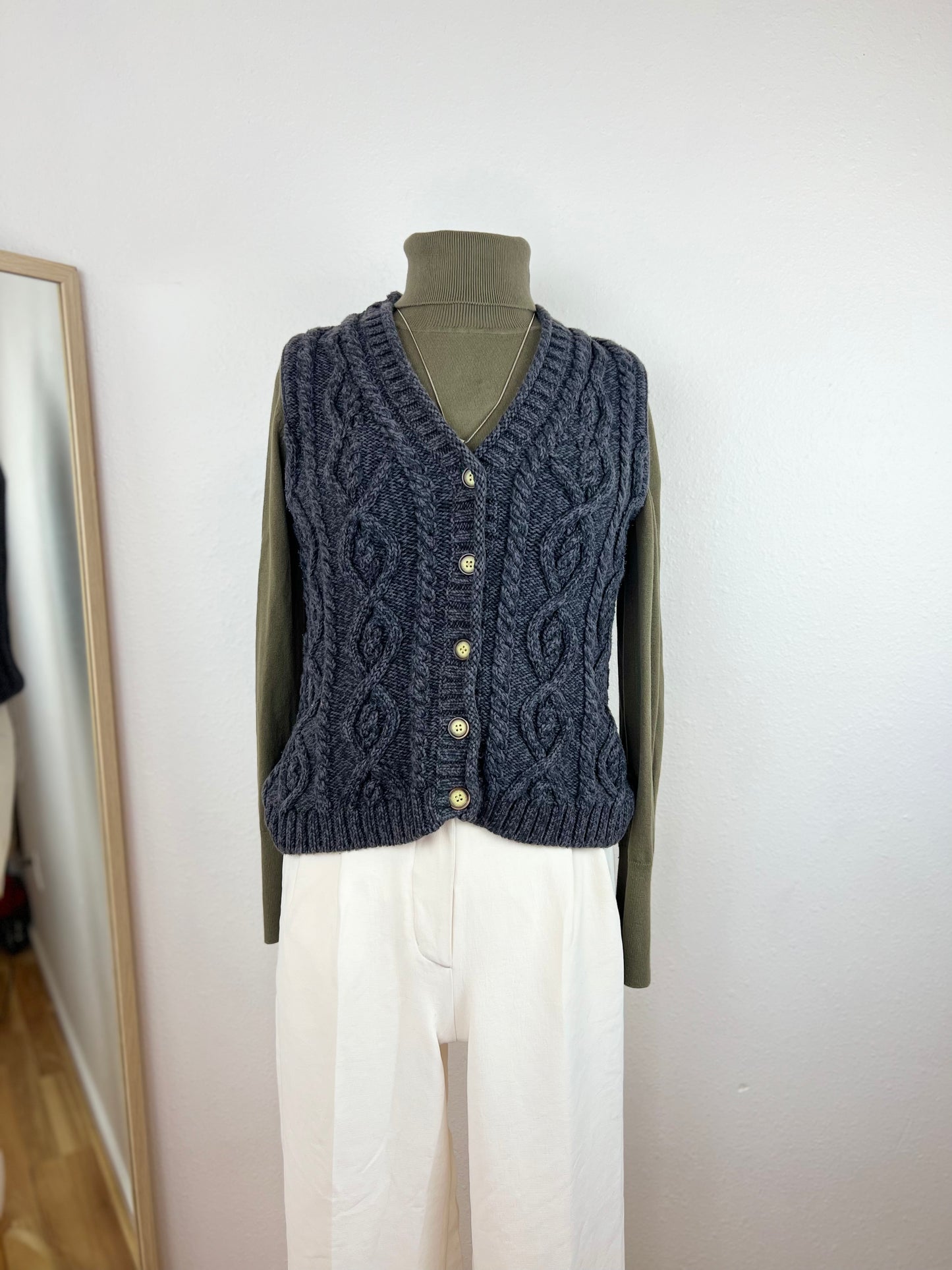 EDDIE BAUER CHUNKY SWEATER VEST