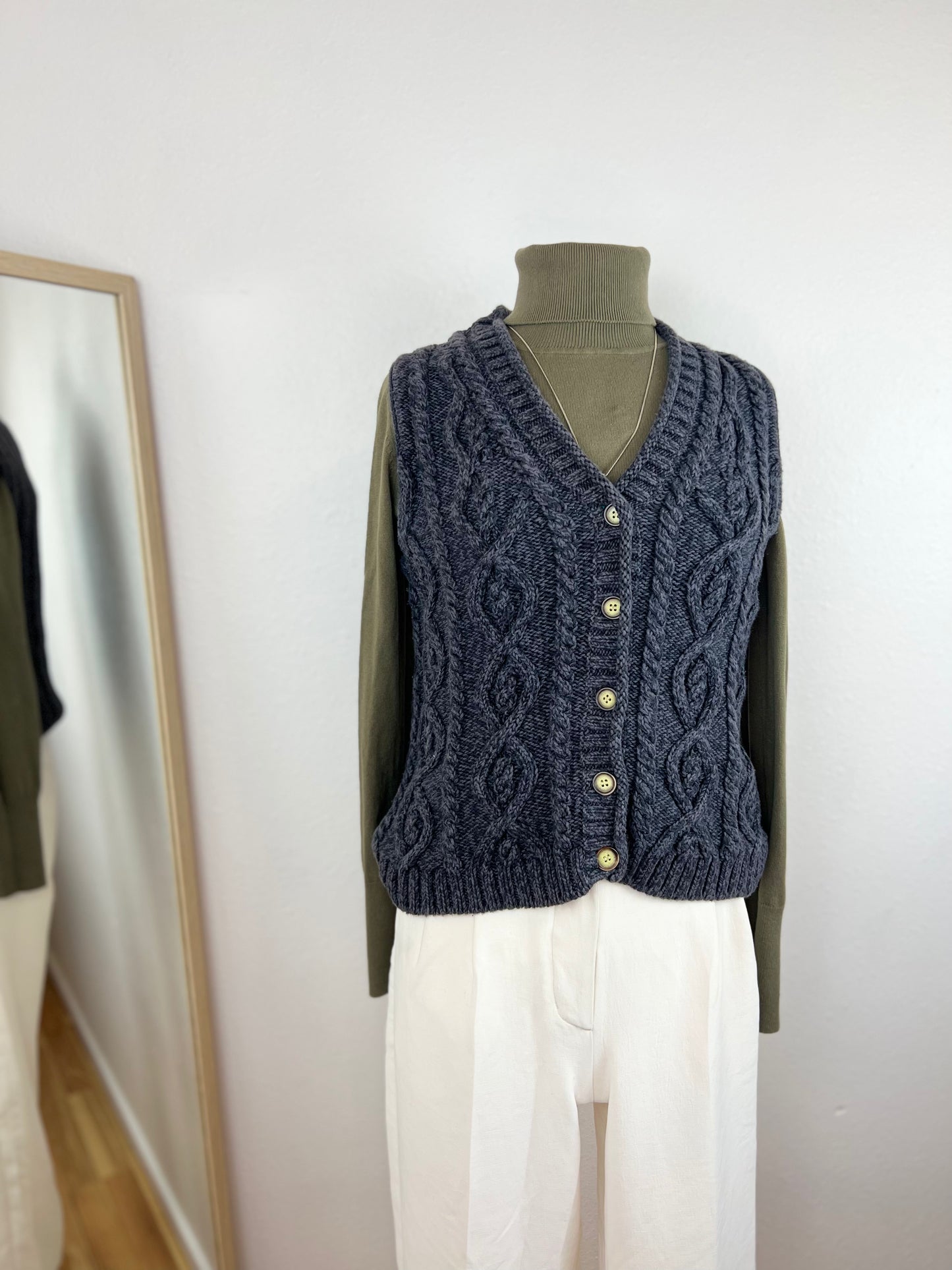 EDDIE BAUER CHUNKY SWEATER VEST