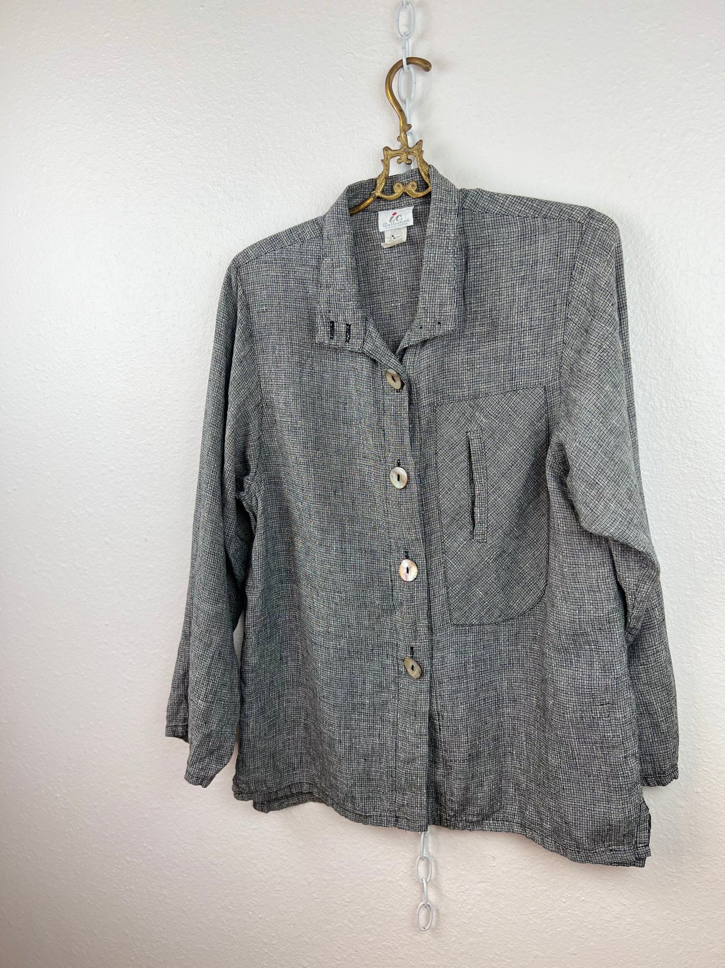 LINEN LONG SLEEVE BUTTON UP