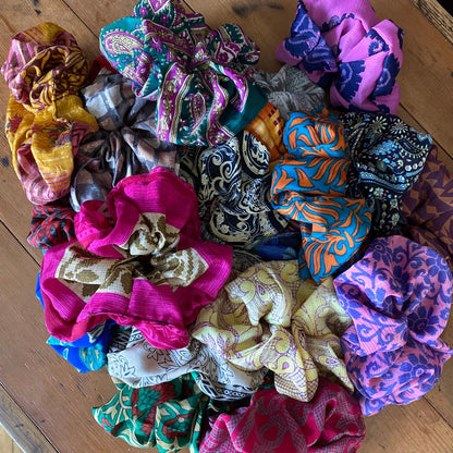 RECYCLED SILK SCRUNCHIE