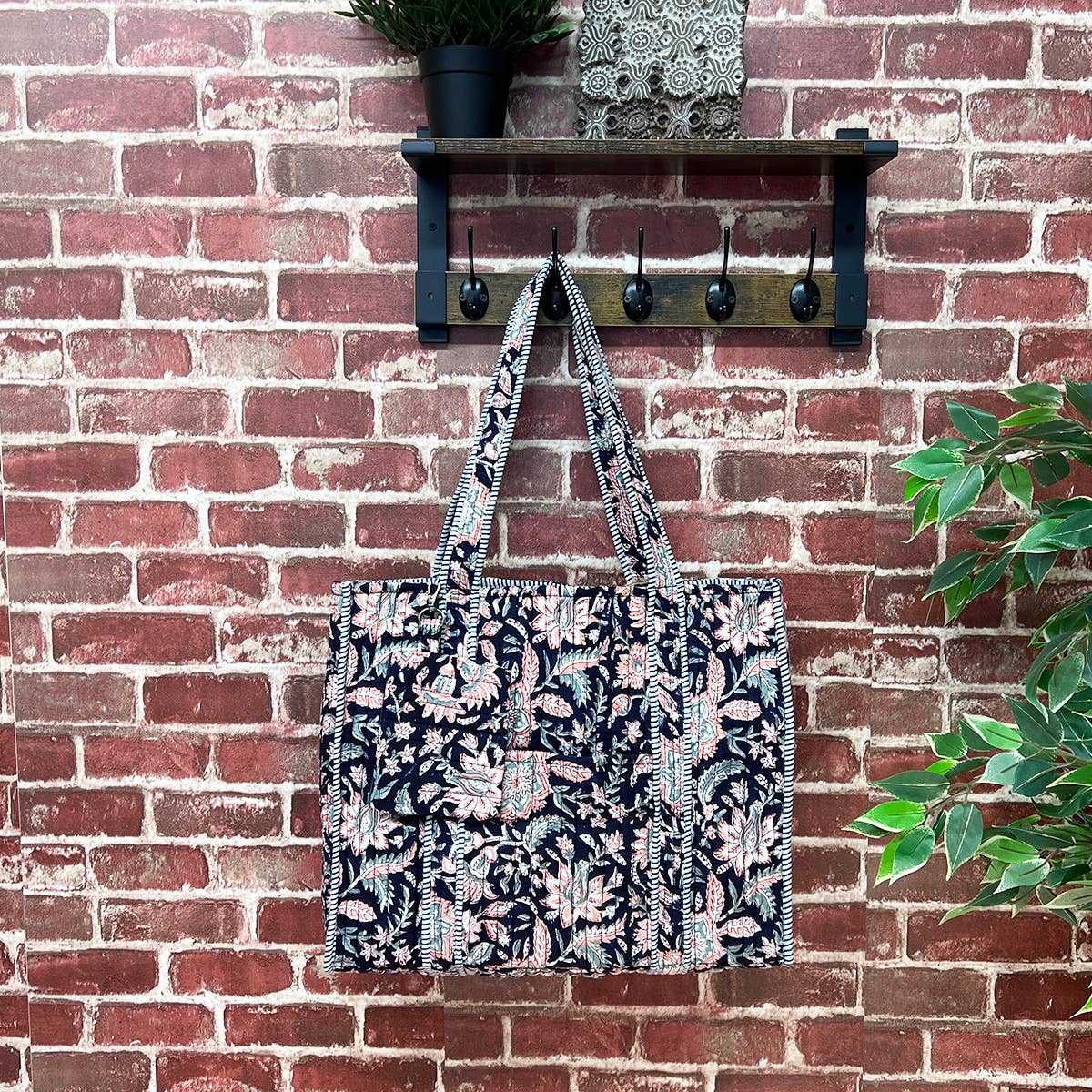 QUILTED BLOCK-PRINT TOTE- MIDNIGHT DESERT