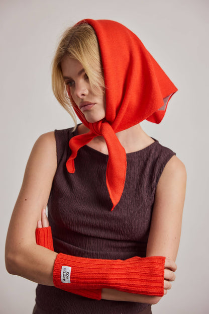 MERINO WOOL TRIANGLE SCARF- LAVA RED