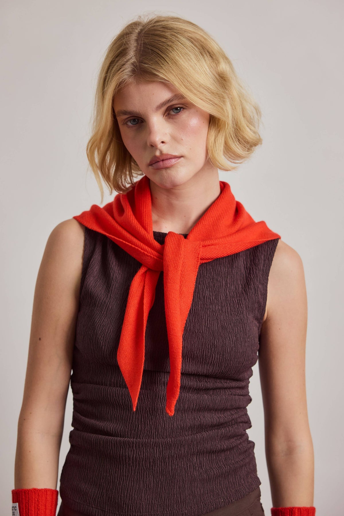 MERINO WOOL TRIANGLE SCARF- LAVA RED
