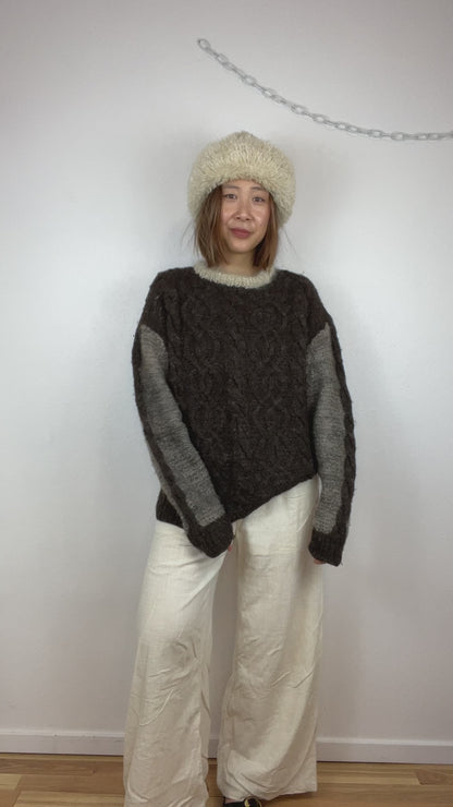 THICK BROWN COLOR BLOCK SWEATER