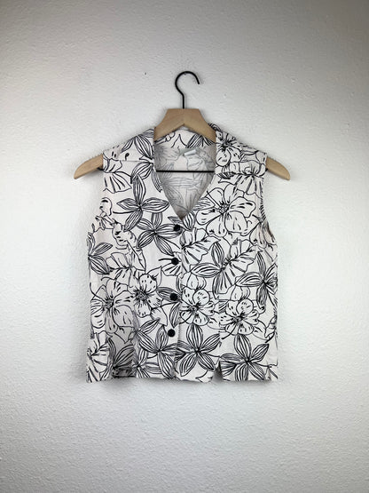 Cropped Floral V-Neck Button Up Top
