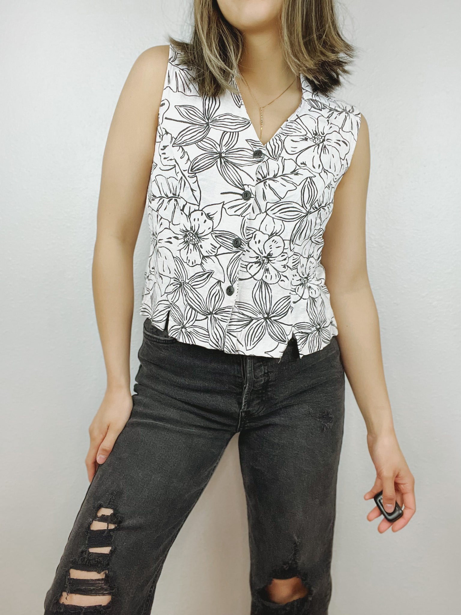 Cropped Floral V-Neck Button Up Top