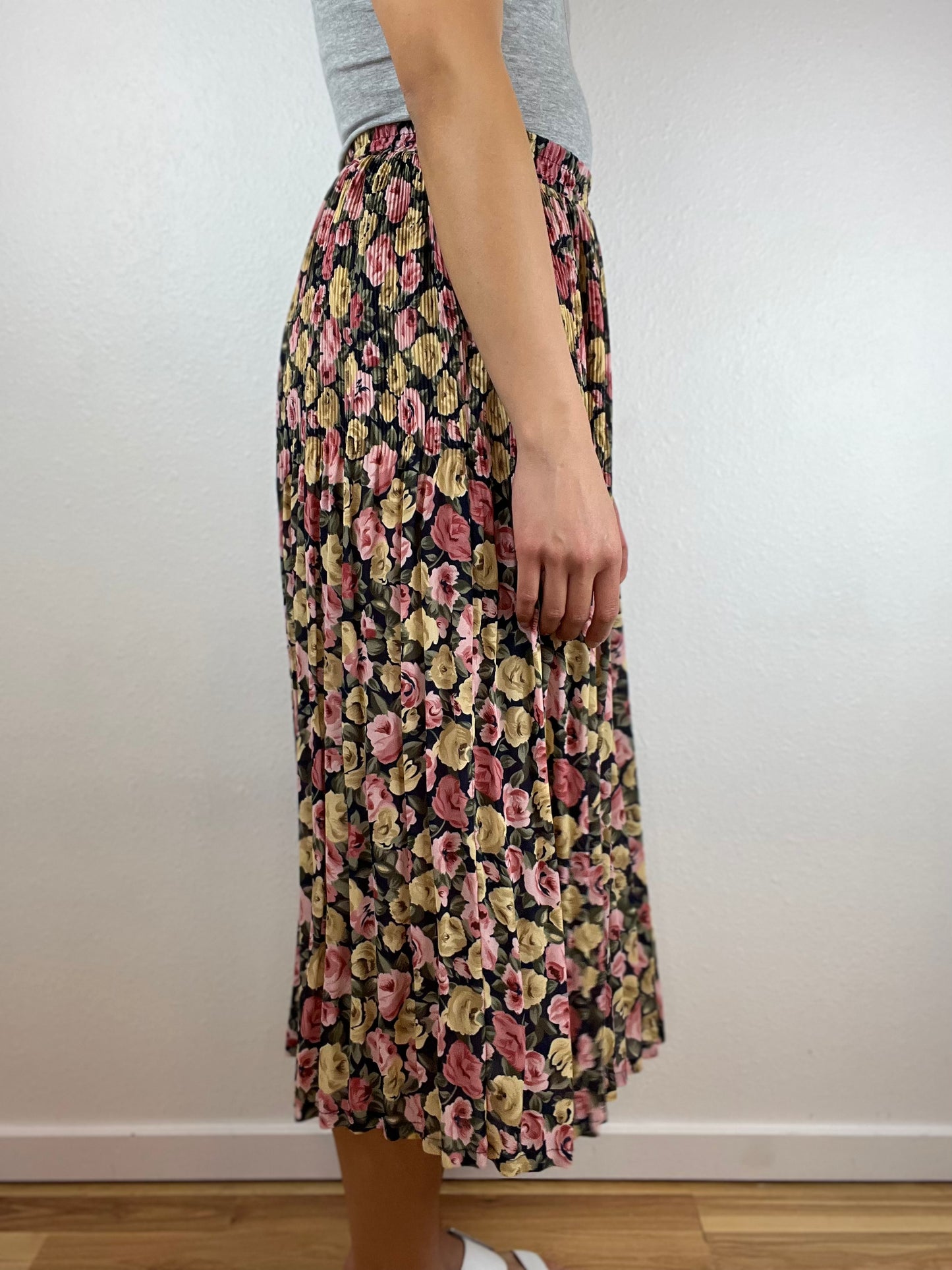 Flowy Midi Skirt